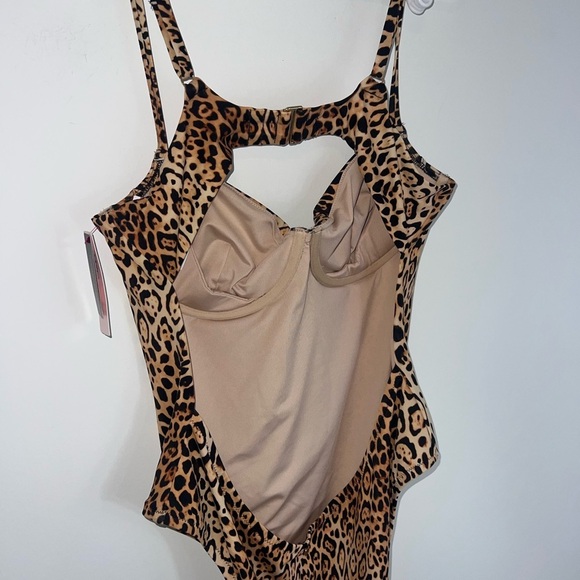 Victoria’s Secret new! Leopard Print XL One-Piece Swimsuit - Picture 10 of 14